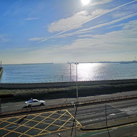 Whole Flat Next To Dover Port With Parking Exterior foto